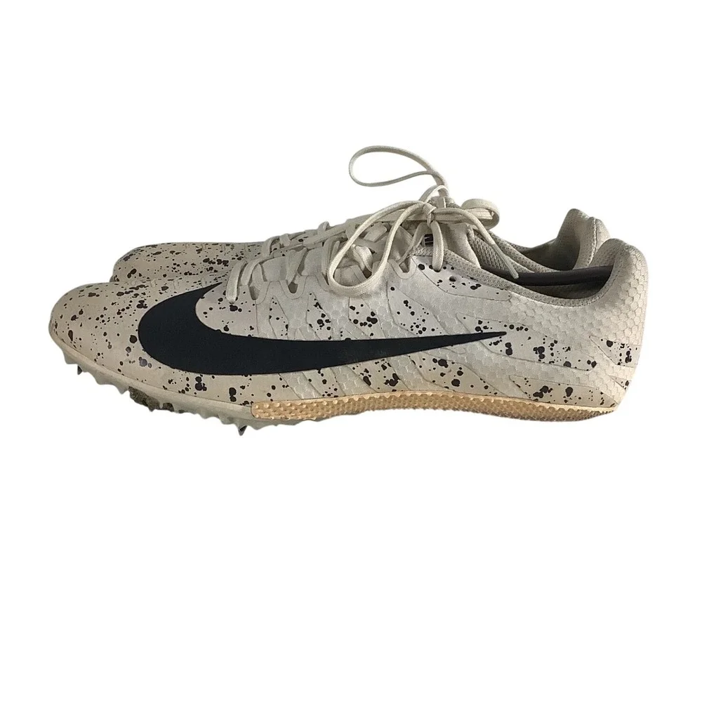 Nike zoom rival